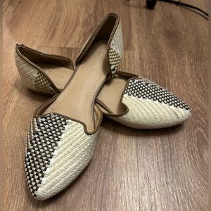 Woven pointed flats